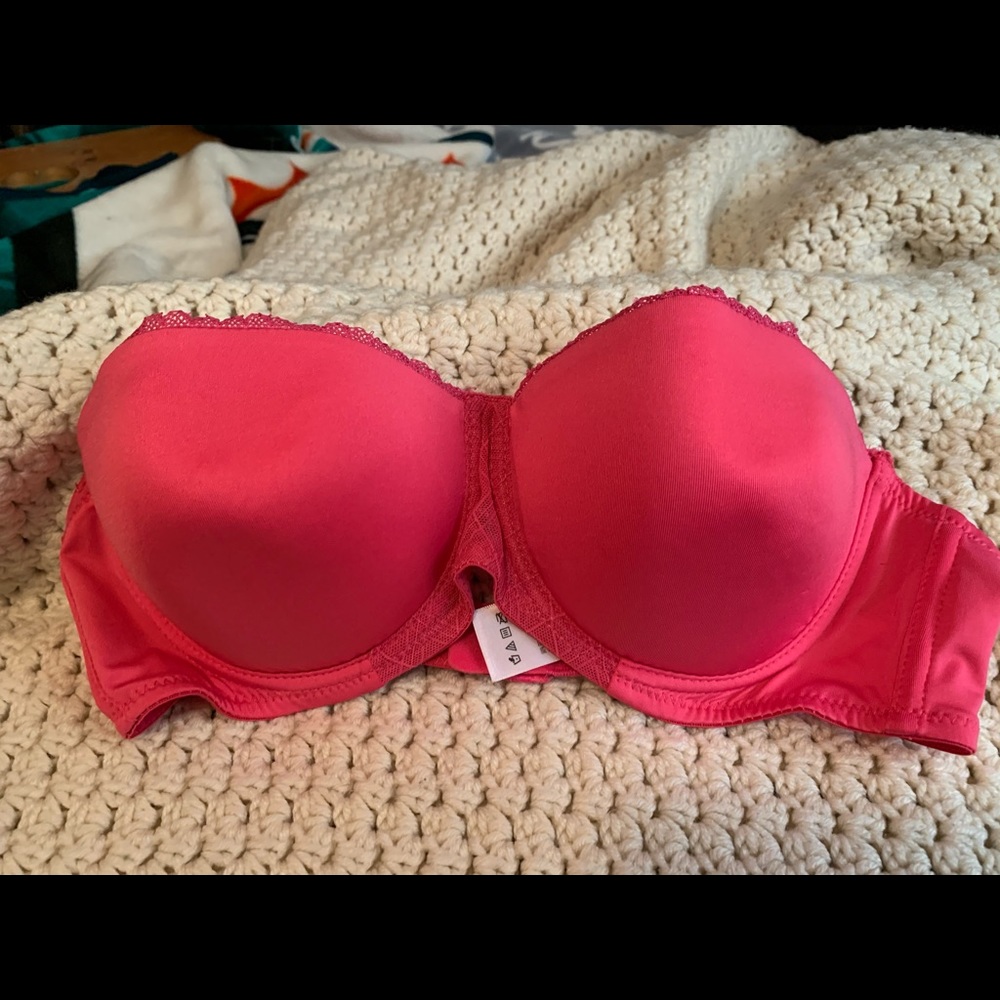 Women’s bra 38B strapless